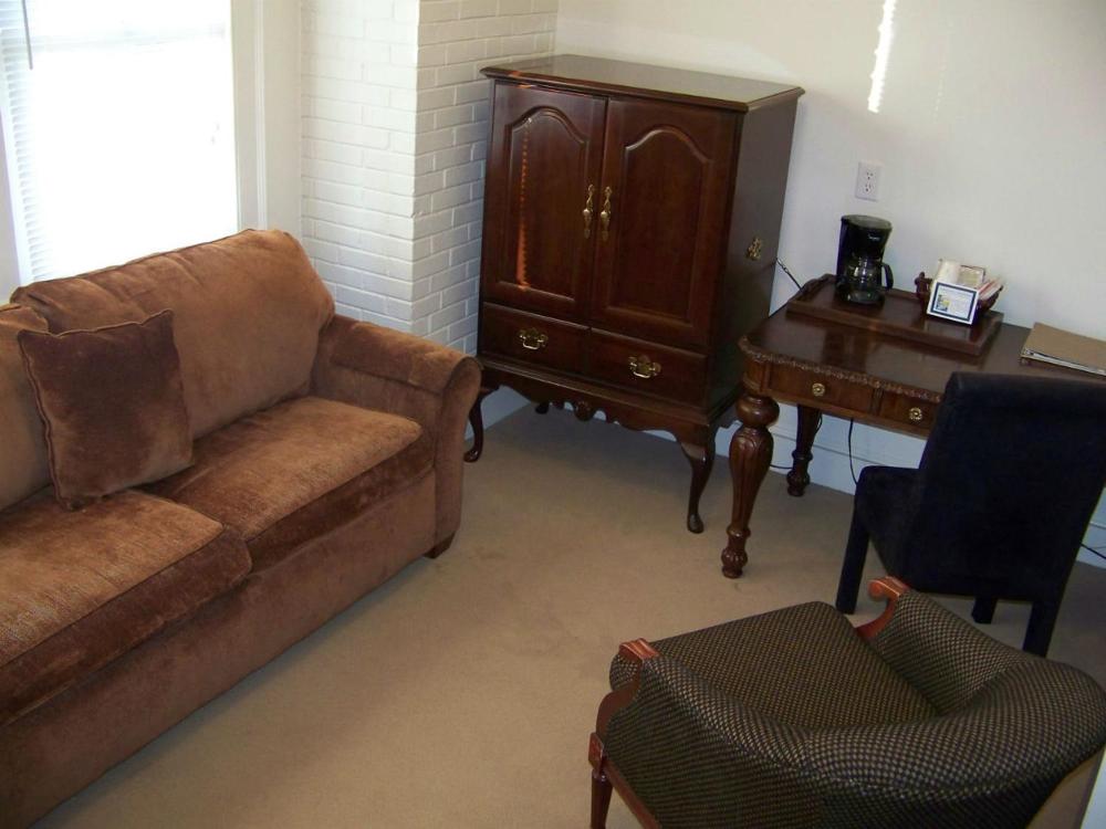 Queen Suite interior